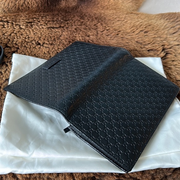 Gucci Microguccissima Wallet On Strap - Picture 5 of 10